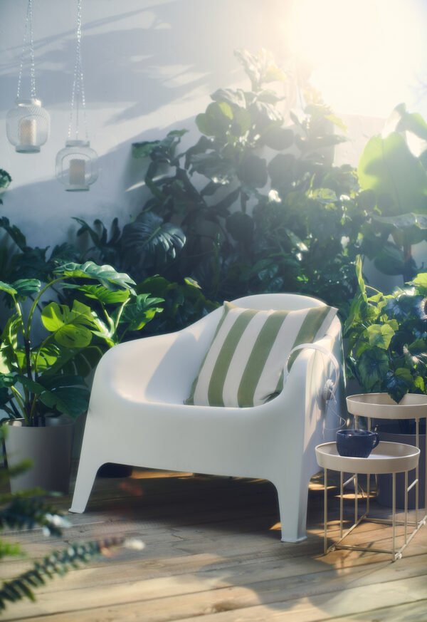 Armchair outdoor white